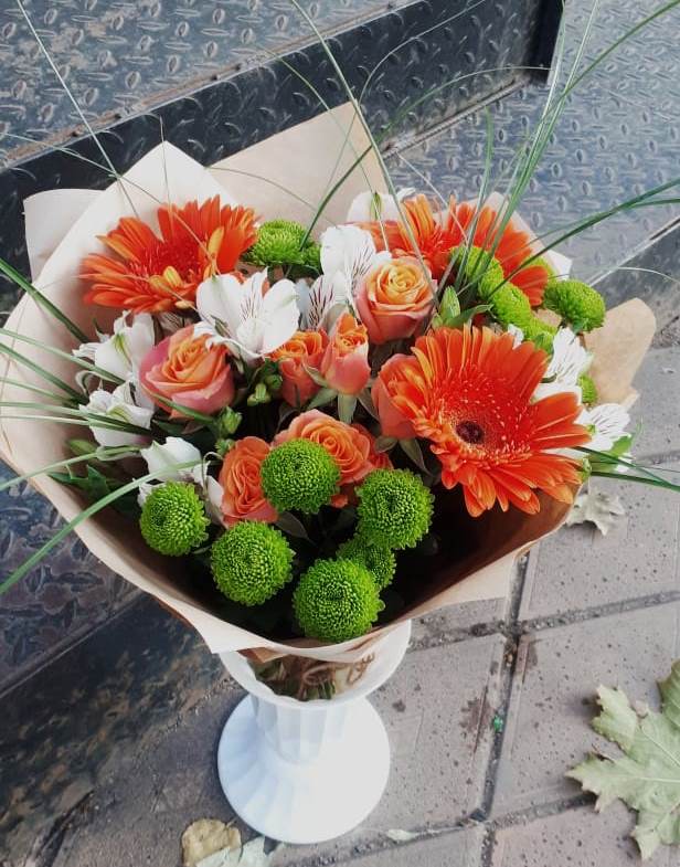 Букет цветов из: Герберы, Хризантемы, Альстромерии и Розы в Бутырке