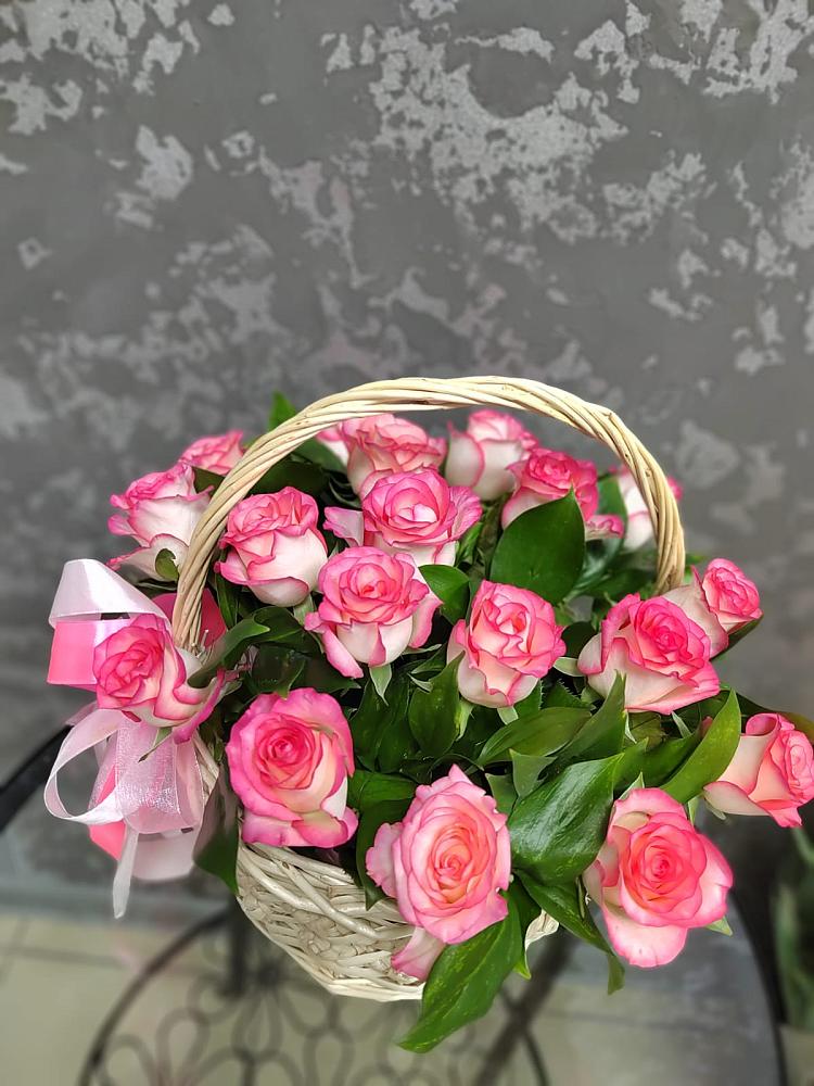 Цветочная композиция из Розы в корзине в Бутырке