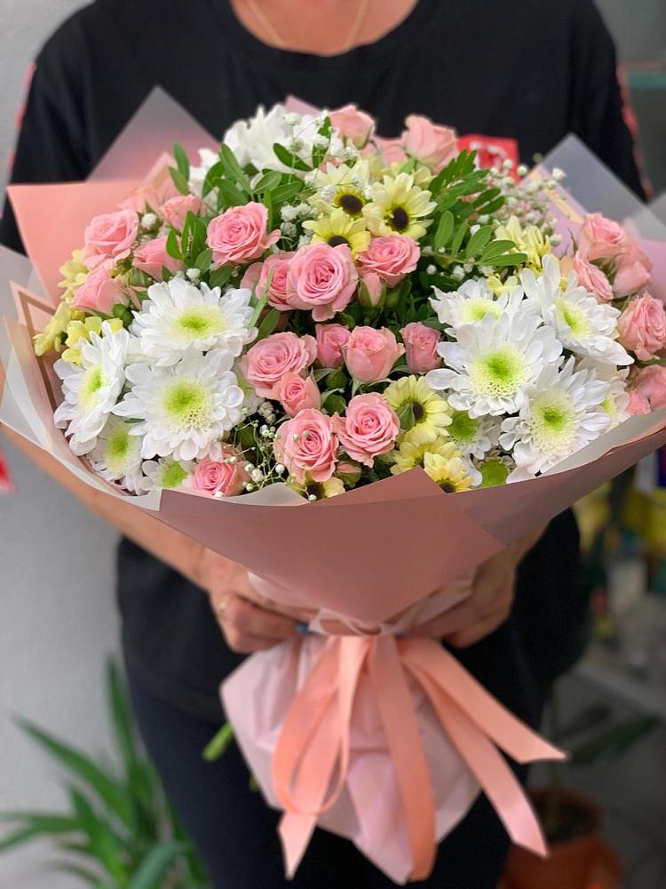 Букет цветов из: Розы и Хризантемы в Бутырке