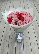 Букет цветов из:  Альстромерии в Бутырке