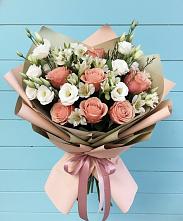 Букет цветов из:  Розы, Альстромерии и Лизиантусы в Бутырке