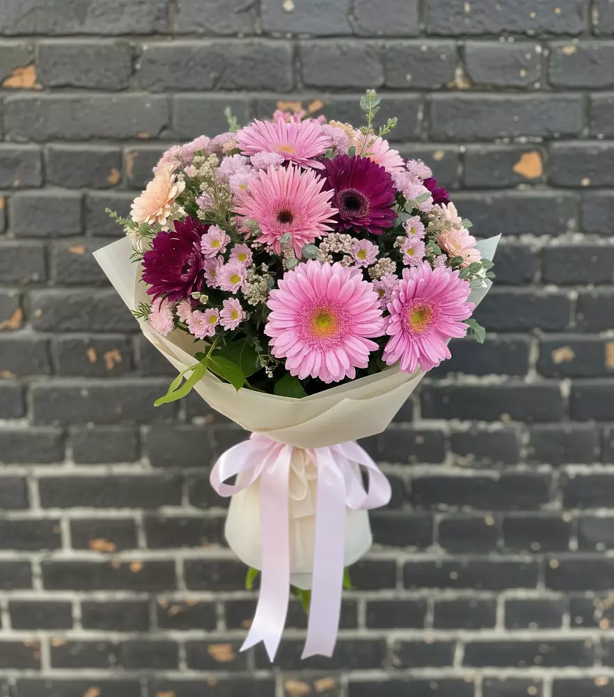 Букет цветов из: Герберы и Хризантемы в Бутырке