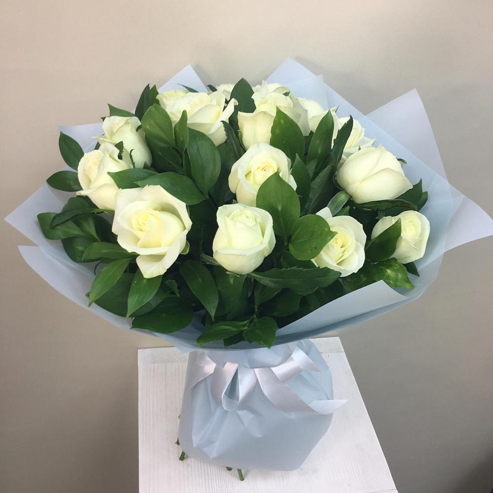 Букет 15 Белых роз Проуд в Бутырке