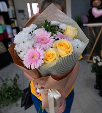 Букет цветов из:  Герберы, Розы и Хризантемы в Бутырке