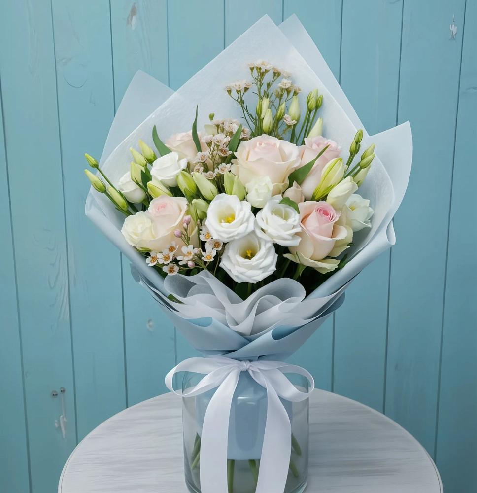 Букет цветов из: Розы и Лизиантусы в Бутырке