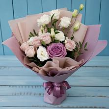 Букет цветов из:  Розы и Лизиантусы в Бутырке