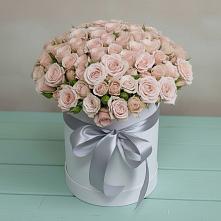 Цветочная композиция из Розы в шляпной коробке в Бутырке