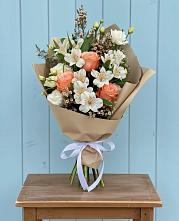 Букет цветов из:  Альстромерии, Лизиантусы, Розы и Хризантемы #REPLACE_PRED# Бутырке