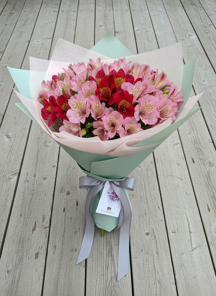 Букет цветов из: Альстромерии в Бутырке