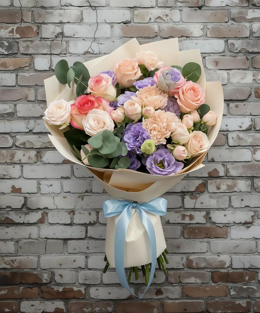 Букет цветов из: Розы, Лизиантусы и Гвоздики в Бутырке