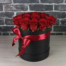 Цветочная композиция из Розы в шляпной коробке в Бутырке