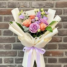 Букет цветов из:  Лизиантусы и Розы #REPLACE_PRED# Бутырке