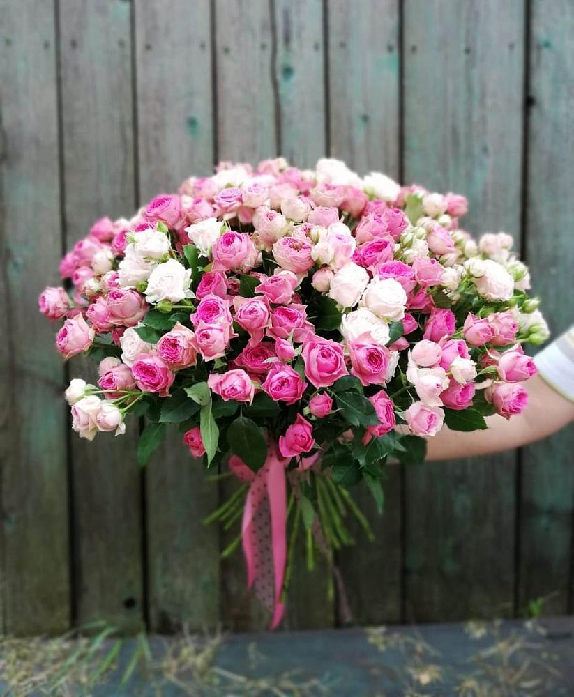 Букет Розовые кустовые розы Натали и Лав Лидия в Бутырке