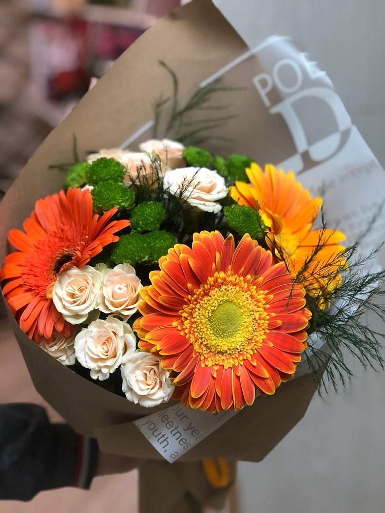 Букет цветов из: Герберы, Хризантемы и Розы в Бутырке