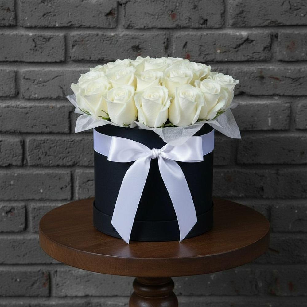 Цветочная композиция из Розы в шляпной коробке в Бутырке