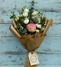 Букет цветов из:  Розы и Лизиантусы в Бутырке