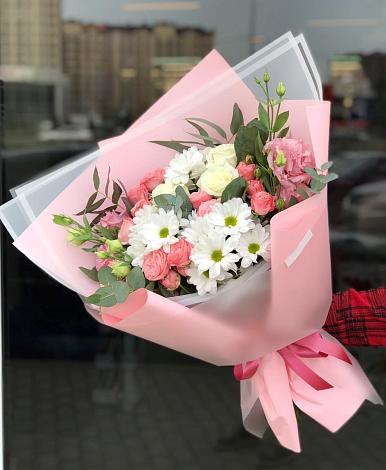 Букет цветов из: Розы, Лизиантусы и Хризантемы в Бутырке