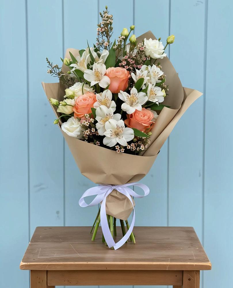 Букет цветов из: Альстромерии, Лизиантусы, Розы и Хризантемы в Бутырке